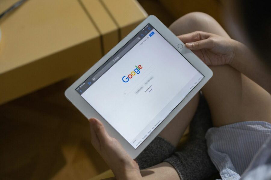 „Googlebook“ žada naują kompiuterių erą: dėmesio centre dirbtinis intelektas „Gemini“