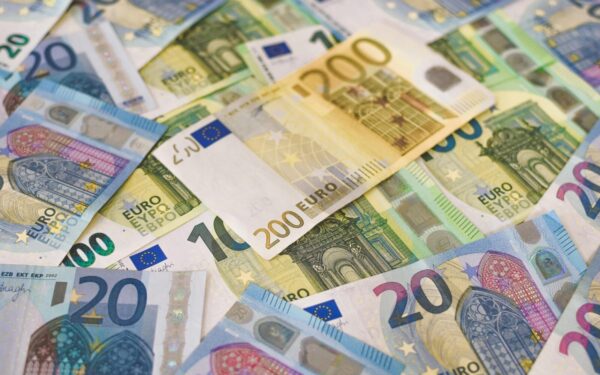 Gyvenimo lygio lenktynės Europoje: sužinokite, kur žmonės pajuto didžiausią finansinį palengvėjimą