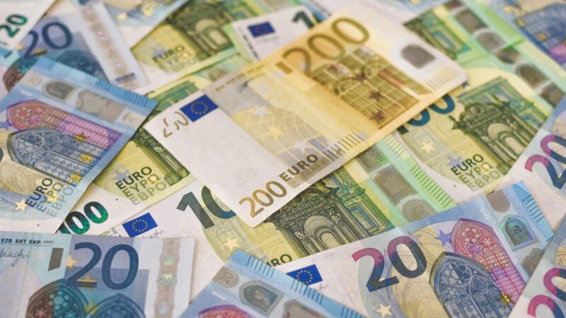 Gyvenimo lygio lenktynės Europoje: sužinokite, kur žmonės pajuto didžiausią finansinį palengvėjimą