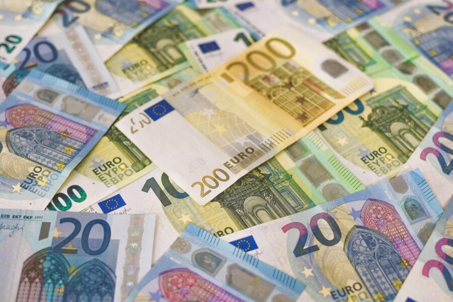 Gyvenimo lygio lenktynės Europoje: sužinokite, kur žmonės pajuto didžiausią finansinį palengvėjimą