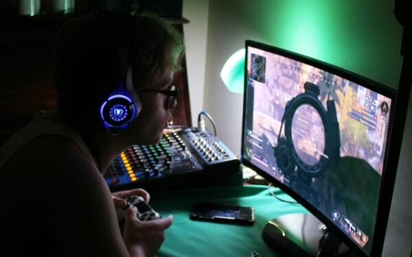„Marathon“ sulaukė apžvalgų bombardavimo: gerbėjai kaltina „Bungie“ išdavus „Destiny 2“ projektą