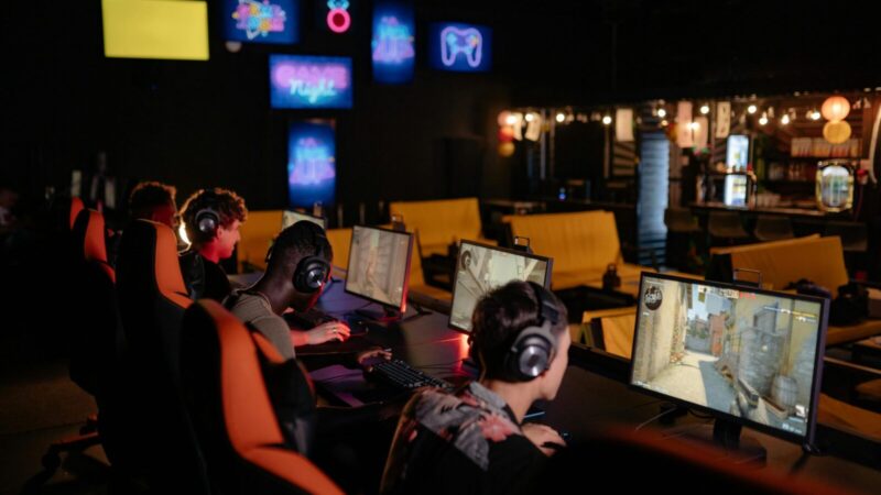 Vakarų žaidimų gigantams – blogos žinios: „Sony“ mato pavojingą tendenciją