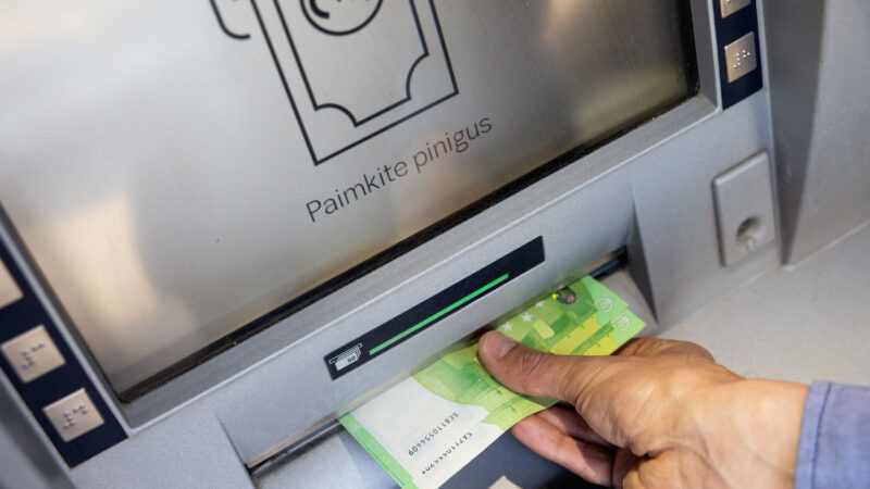 Planuojamas banko sistemų stabdymas: ką būtina žinoti klientams?