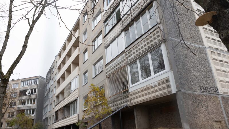Gyvenantiems daugiabučiuose išties nemaloni žinia: įmokos kai kur smarkiai kils