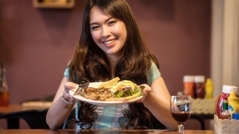 Kalakutiena vietoj kiaulienos: patarimai, kaip sumažinti sočiųjų riebalų kiekį be sudėtingų dietų