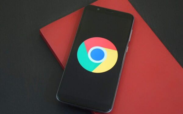 „Google Chrome“ vėl atsidūrė dėmesio centre: vartotojai kalba apie slaptą DI diegimą ir 4 GB failą kompiuteryje