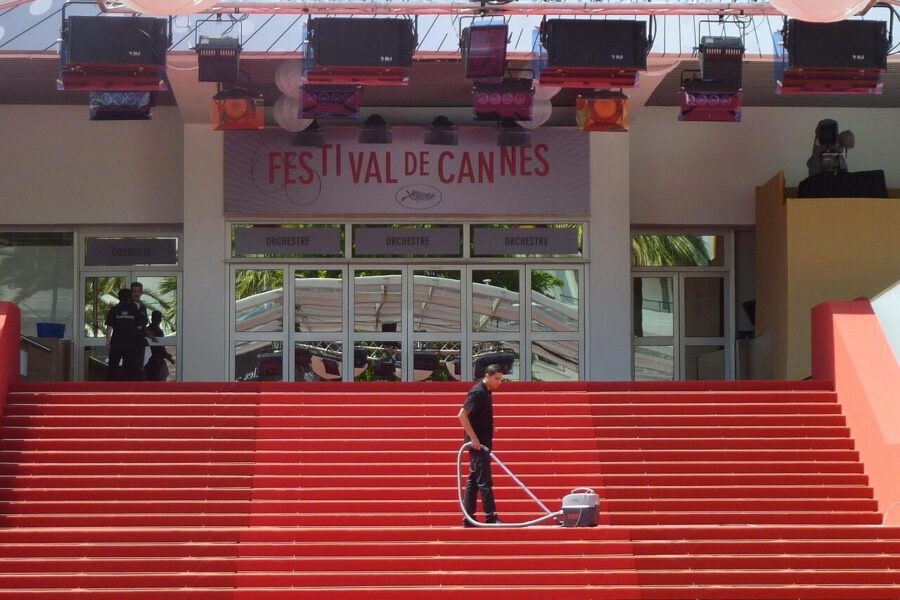 Viena vakarienė Kanuose įkvėpė „The White Lotus“ kūrėjus: gimė idėja naujam sezonui