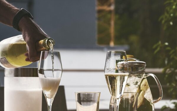 Viena taurė ir kūnas reaguoja: tiesa apie alkoholio poveikį, kurią daugelis ignoruoja