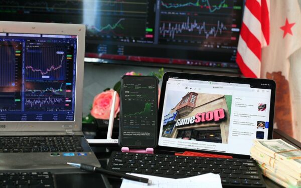 „eBay“ vadovybė atmetė ambicingą „GameStop“ planą: kalbama apie finansines rizikas