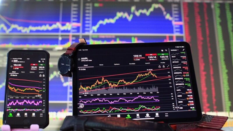 Dirbtinio intelekto euforija rinkose toliau stiprėja: investuotojai taikosi į naujas aukštumas