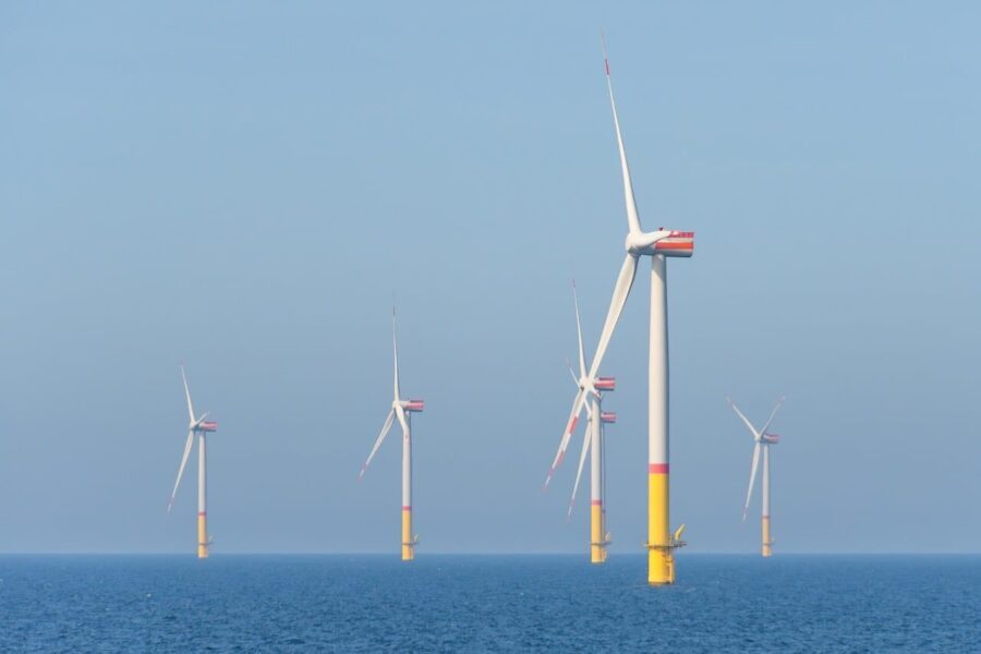 Jūroje prasideda naujas etapas: plūduriuojančios turbinos gali pakeisti energetikos rinką