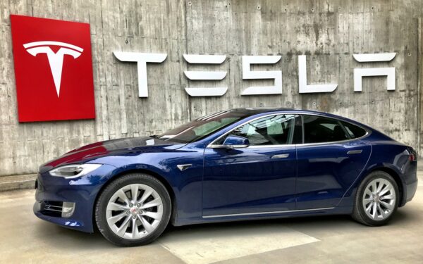 Buvęs „Tesla“ vadovas mato naują aukso gyslą: mato potencialą „Redwood Materials“