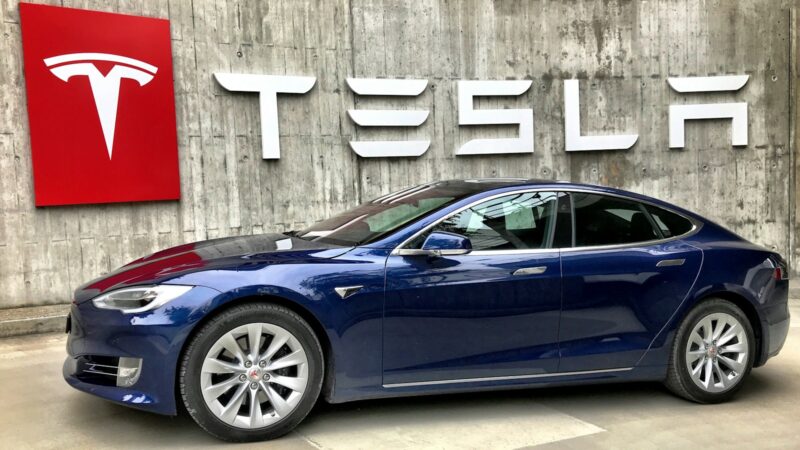 Buvęs „Tesla“ vadovas mato naują aukso gyslą: mato potencialą „Redwood Materials“