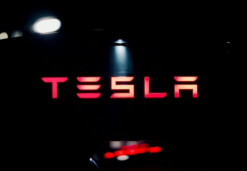 Tesla. unsplash nuotr.