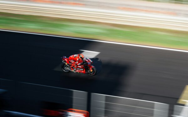 „MotoGP 26“ testai atskleidė nemalonią tiesą: ne visose platformose žaidimas vienodas