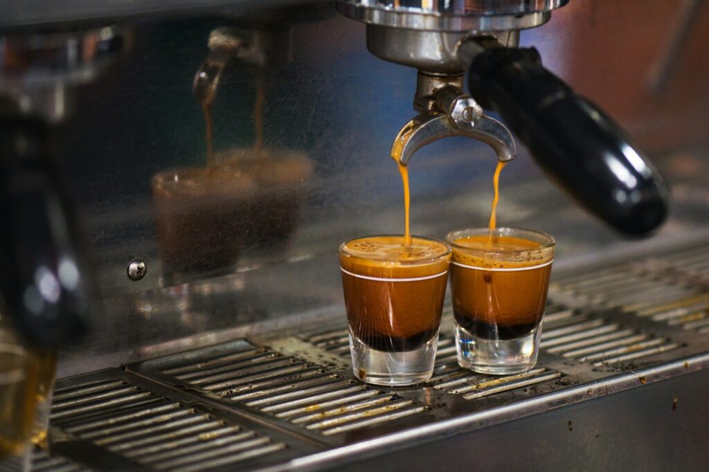 Espresso puodeliai. Unsplash nuotr.