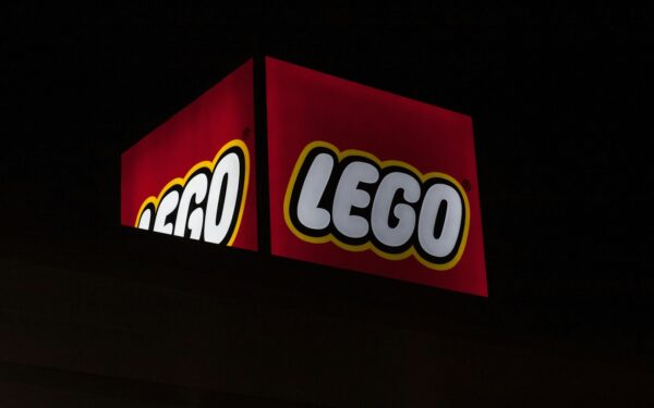 „Lego“ parodė, kaip atrodo gera rinkodara: gestas Davidui Attenborough sujaudino žmones