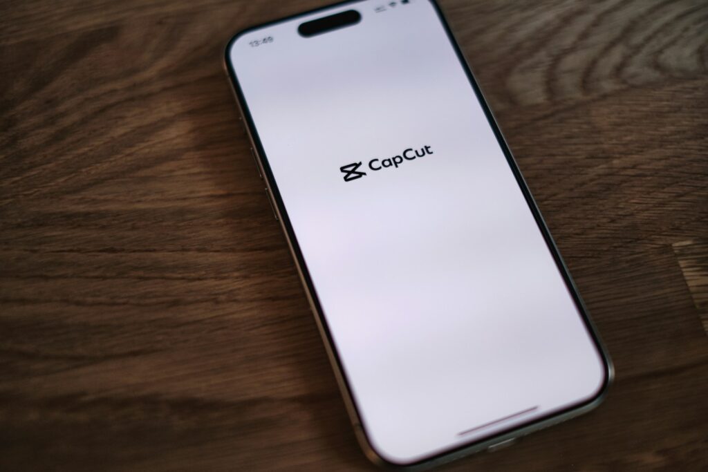 „CapCut“ programėlė. Unsplash nuotr.