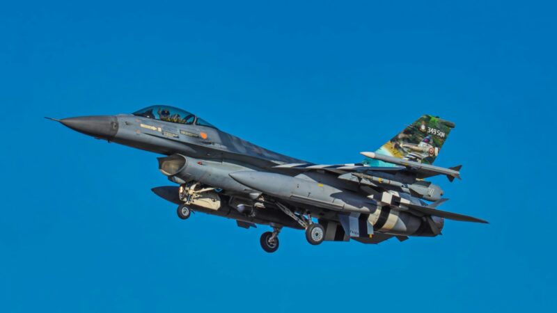 Nutekėjusi slapta AIM-260 nuotrauka sukėlė audrą: ekspertai kalba apie naują JAV pranašumą
