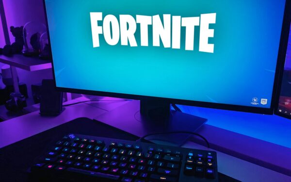„Epic Games“ pateko į skandalą: viena detalė „Fortnite“ reklamoje iškart išdavė galimą DI