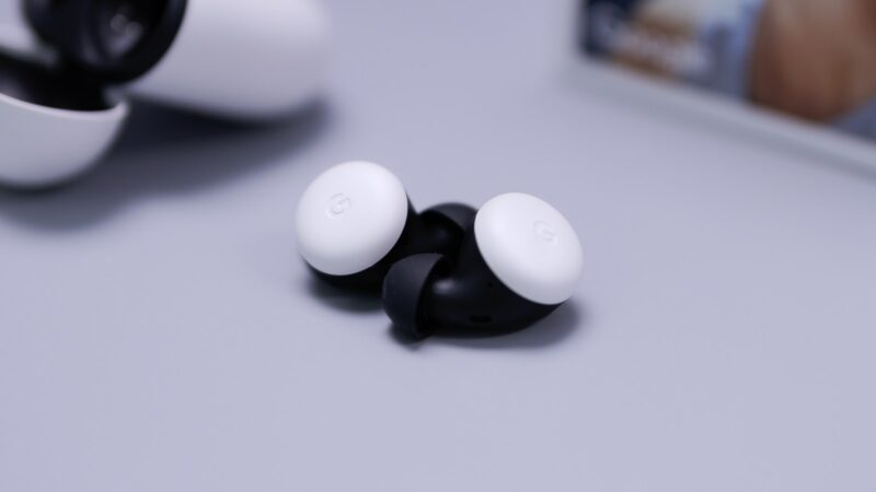 „Google“ ausinės pradėjo keistai veikti: naudotojai atskleidžia, kas vyksta su „Pixel Buds“