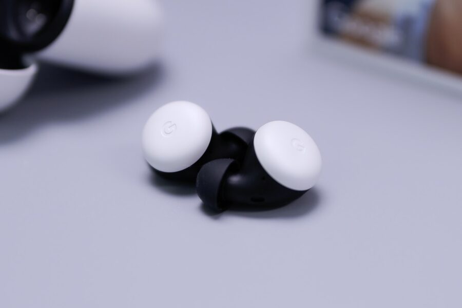 „Google“ ausinės pradėjo keistai veikti: naudotojai atskleidžia, kas vyksta su „Pixel Buds“