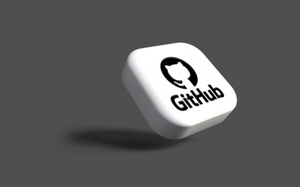 „GitHub“ klumpa pačiu blogiausiu metu: DI kodo lenktynėse kyla rimtas chaosas