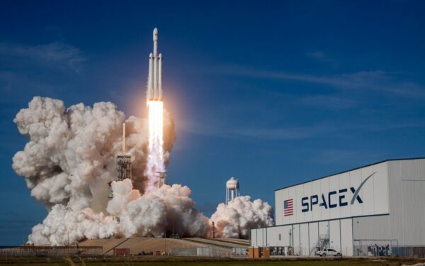 „SpaceX“ žvalgosi už JAV ribų: „Starship“ raketai ruošiama nauja infrastruktūra visame pasaulyje