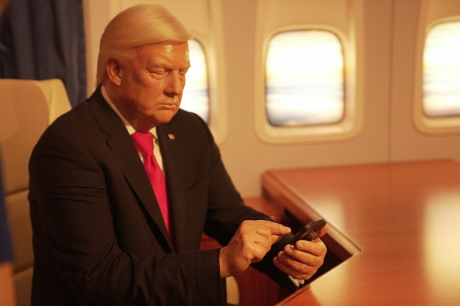 Trumpas perspėjo Europą: jei nebus susitarimo, muitai gali šoktelėti iki 25 proc.