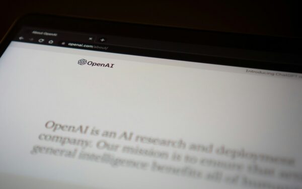 „OpenAI“ kuria naują padalinį: tikslas, kad dirbtinis intelektas veiktų realiuose procesuose