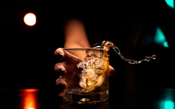 Tyrimai siunčia aiškią žinutę vyrams: šis alkoholis labiausiai siejamas su prostatos rizika
