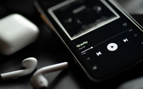 Android 17 pagaliau taiso vieną labiausiai erzinusių muzikos valdymo problemų