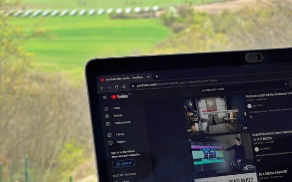 „YouTube“ eksperimentas: dirbtinis intelektas padeda rasti vaizdo įrašus užduodant klausimus