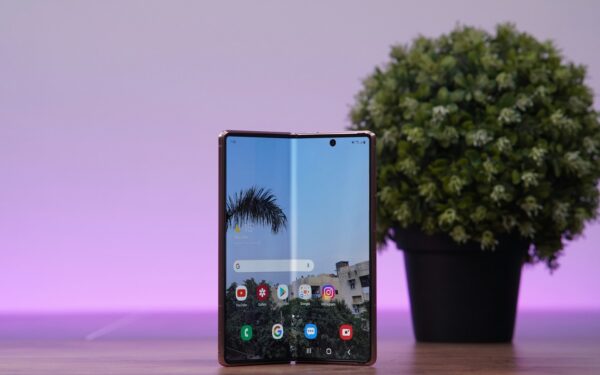 „Samsung“ Galaxy Z Fold 8 gali tapti plonesnis ir lengvesnis, bet yra viena bloga žinia