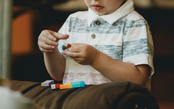 Naujos galimybės autizmo gydyme: mokslininkai išbandė neinvazinę smegenų stimuliaciją