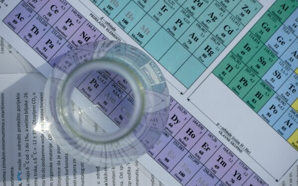 Naujas eksperimentas meta iššūkį klasikinei chemijai: aromatiškumas aptiktas sunkiųjų metalų sistemoje
