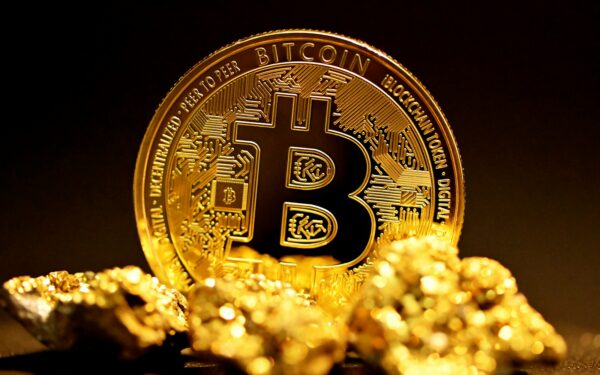 Bitcoin ETF neteko milijardų, tačiau institucinis susidomėjimas neišnyko