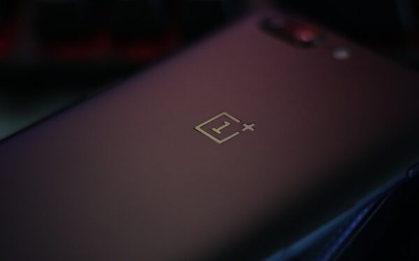 Nutekintos „OnePlus 16“ specifikacijos privertė suklusti net skeptikus: bandys stebinti ne dizainu, o rekordais