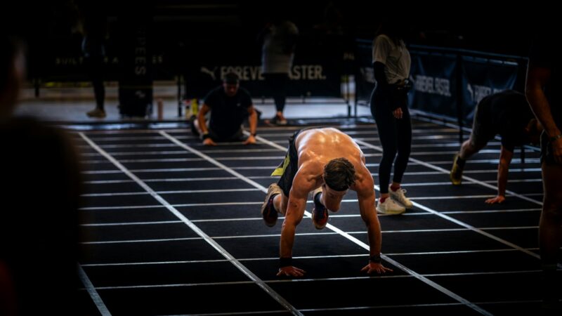 Ne tik sportininkams: „Hyrox“ treniruotės vis dažniau rekomenduojamos ir pradedantiesiems