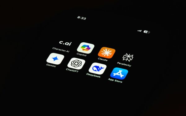 Naujos „Google“ DI funkcijos keis „Android“ naudojimą: pirmieji jas gaus „Pixel“ ir „Samsung“