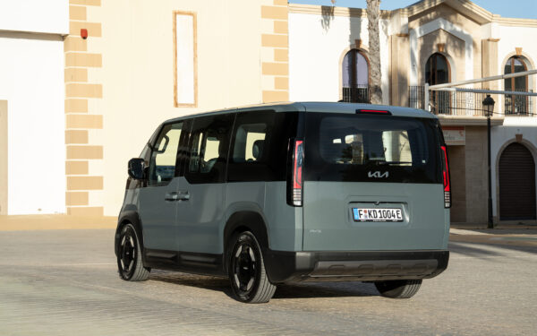 „Kia PV5 Passenger“ per realų bandymą nuvažiavo daugiau, nei žada WLTP