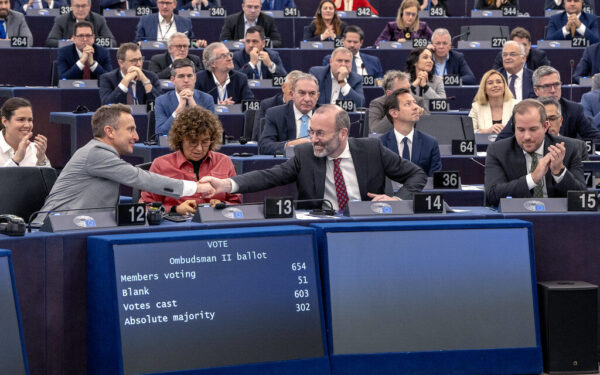 Briuselyje verda naujas ginčas: ištrinta „Signal“ žinutė sukėlė naują skaidrumo krizę Europos Komisijoje