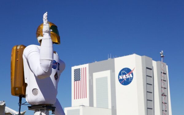 Humanoidų lenktynėse JAV gali likti užnugaryje: NASA robotikos vadovas mato pavojingą tendenciją