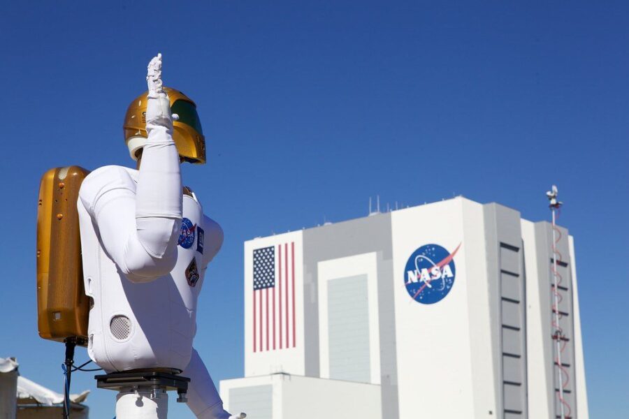 Humanoidų lenktynėse JAV gali likti užnugaryje: NASA robotikos vadovas mato pavojingą tendenciją