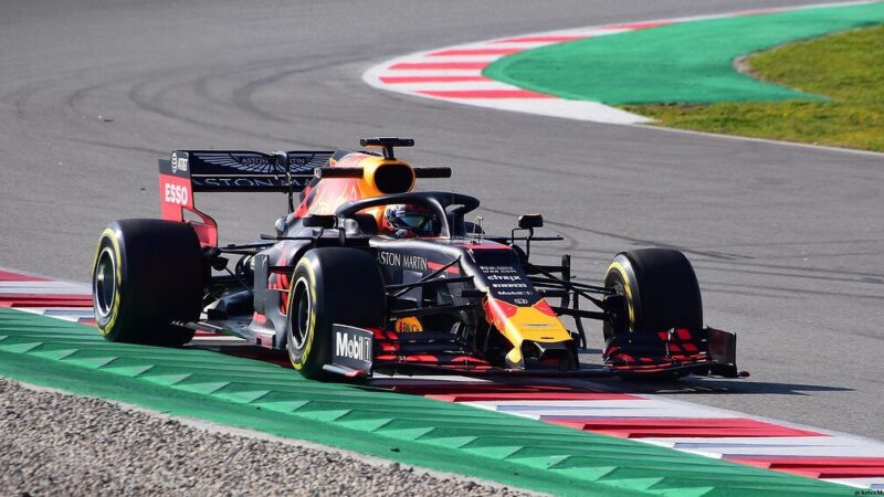 Milijonai šį meno kūrinį išvydo lenktynių trasoje: Pierre’as Gasly vežė ypatingą žinutę