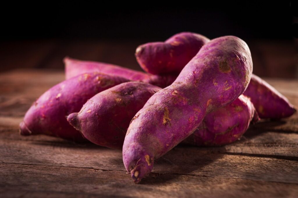 Violetinės bulvės. Pexels nuotr.