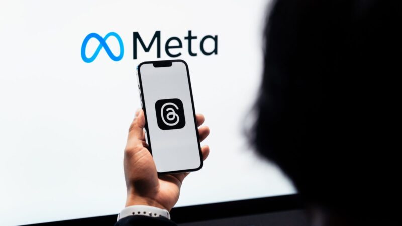 „Meta“ žengia neįprastą žingsnį: energiją dirbtiniam intelektui nori gauti tiesiai iš kosmoso