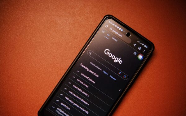 „Google“ pripažino problemą: viena „Gemini“ užklausa nebegalės taip greitai išnaudoti limito