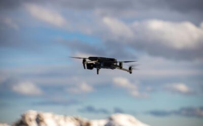 Karo technologijos žengia toliau: Ukraina pirmą kartą susidūrė su nauju rusišku DI valdomu dronu