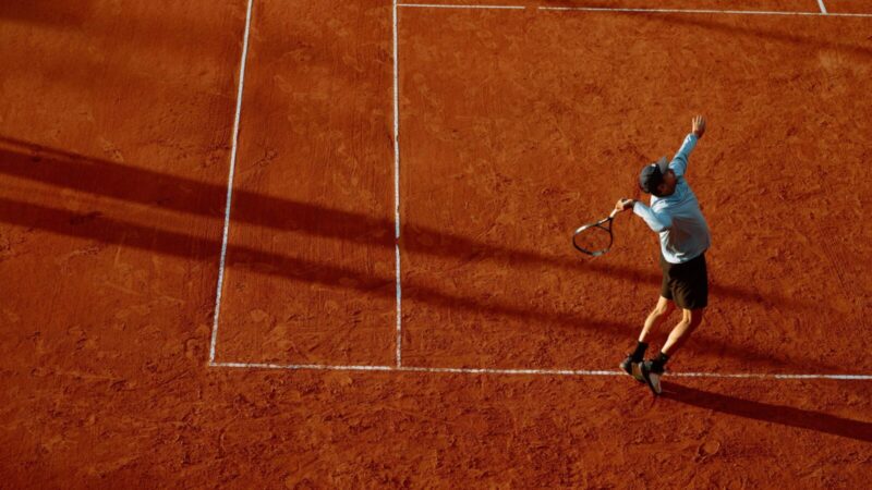 Pirmoji pasaulio raketė neatlaikė: J. Sinnerio žygis „French Open“ turnyre baigėsi šokiruojančiai anksti